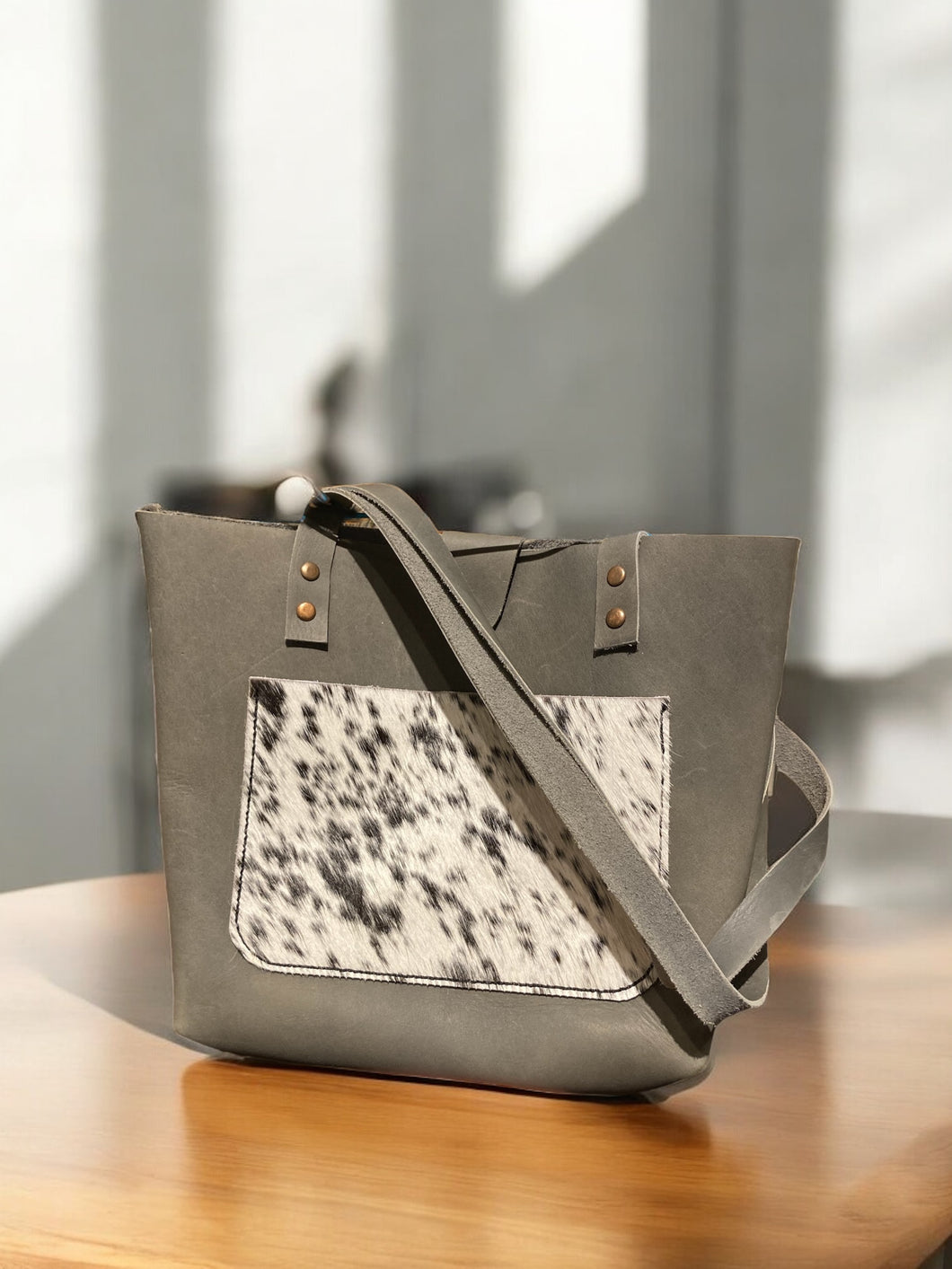 Gray Purse, Laughing Blackbird